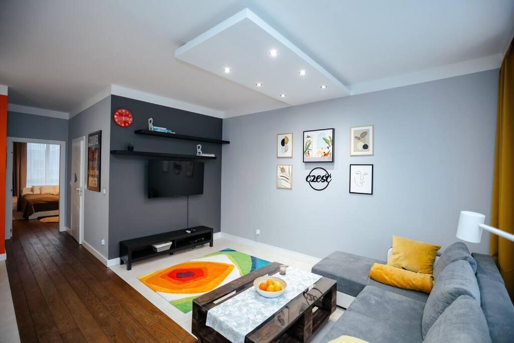 Apartment Modern, Spacious With Garage And Balcony Warsaw